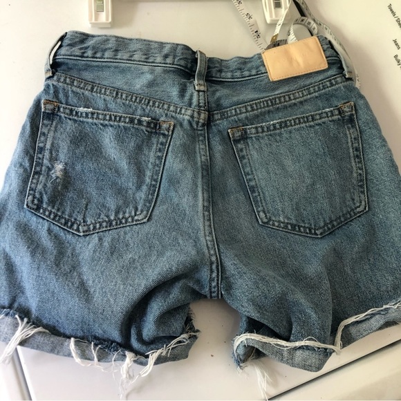 EVERLANE Women's Light Wash Denim Shorts Raw Hem Disstressed Size 23 - Picture 9 of 11